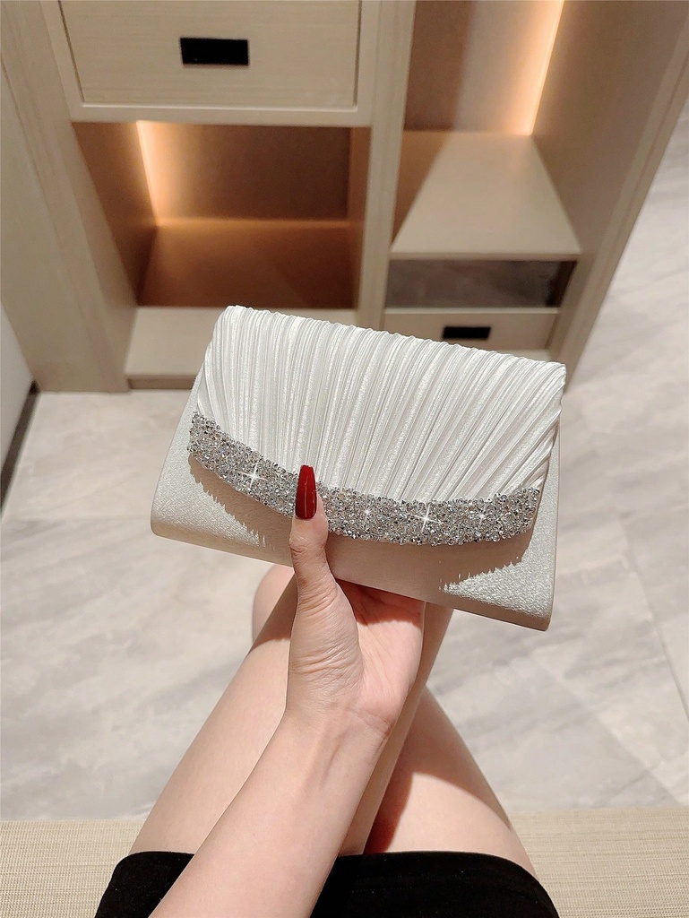 Bolso Moonlit EveBag de diseño clásico plisado de raso con lentejuelas ideal para eventos formales, fiestas, cenas y bodas, adornado con brillantes pedrería, disponible con correa de cadena