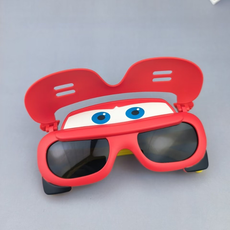 Lentes de moda Disney con tapa abatible - Diseño elegante de auto rojo con ojos azules