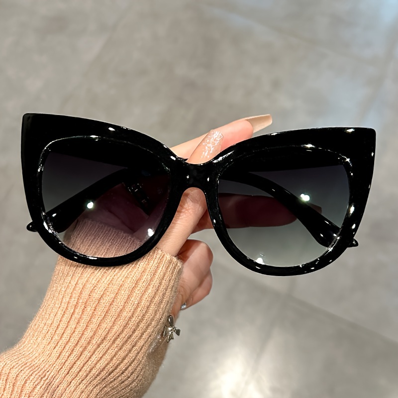 Gafas de ojo de gato de montura grande para mujer con monturas brillantes y decoraciones de estampado de leopardo, perfectas para actividades, fotografía callejera y fiestas.