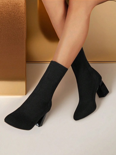 Botas De Invierno Para Mujeres, Botines De Punto Grueso Con Tacón Ancho Y Tela Elástica Para Exteriores. Altura A Media Pierna Con Una Altura De Tacón De 7cm. Botas De Moda Y Elegantes Que Adelgazan Y Vienen En Tamaños Grandes.